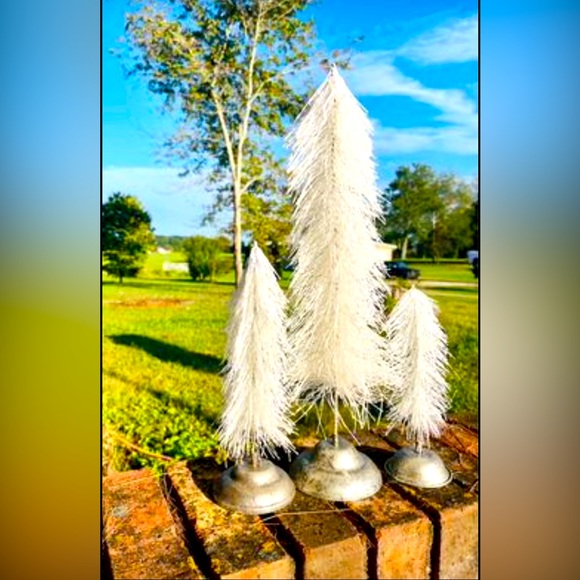 Snowbrush Pine Trees Set of 3 - Picture 1 of 10